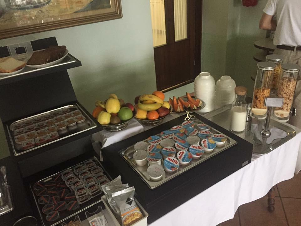 Albergo Riva Reno Di Leggiuno Екстериор снимка