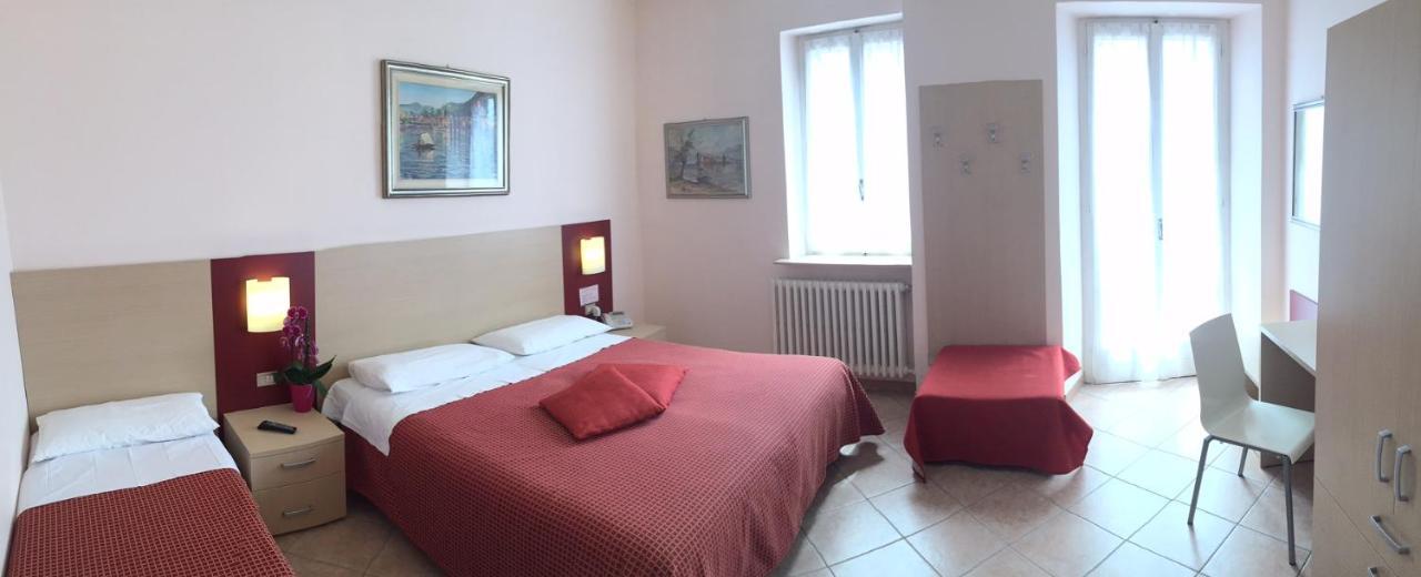 Albergo Riva Reno Di Leggiuno Екстериор снимка